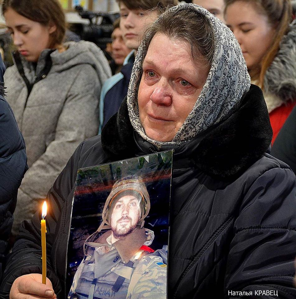 Священник назвав загиблого «кіборга» Дениса Поповича братовбивцею і вигнав сім'ю з храму