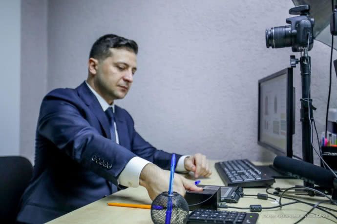 Відтепер електронний підпис можна записати на ID-паспорт