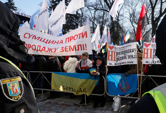 Довбання кремлівським молотком: як не проґавити «ввічливих земельних чоловічків»