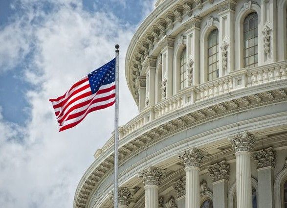 BuzzFeed: США затримують постачання зброї Україні на 30 млн доларів