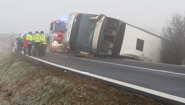 У Чехії перекинувся автобус з 70 дітьми