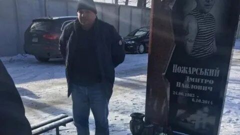 В Умані водію, який висадив дітей полеглого Героя, влаштували «екскурсію» на цвинтар