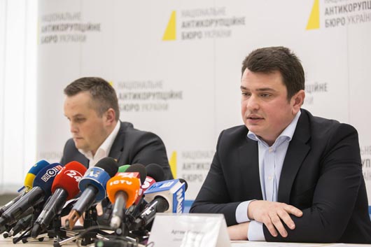 Силовик на силовика: що відбувається довкола НАБУ та його директора Артема Ситника