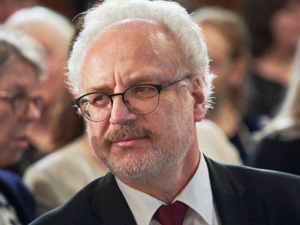 Президент Латвії пропонує обмежити використання російської на телебаченні