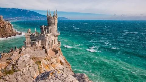 Глава офісу президента Польщі: нормальна європейська країна вже повернула би Крим Україні