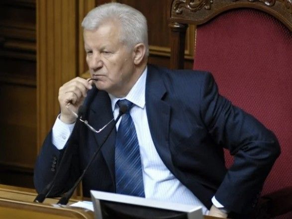 За скандальною схемою збагачення на хворих українцях стоять родичі ексспікера України