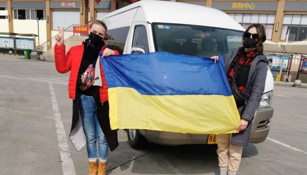 Усі пасажири, які мають бути евакуйовані з Уханю, прибули до аеропорту