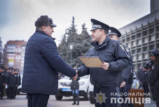 Офіцерам громади Черкащини вручили 27 службових Renault Duster
