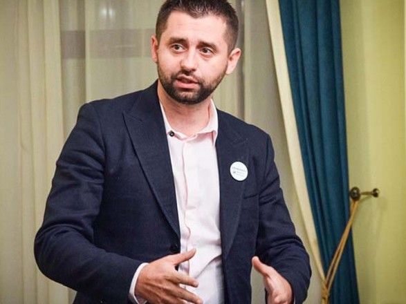 Мережею шириться відео за участі Арахамії в «Битві екстрасенсів»