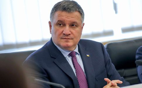 Аваков відповів Суркову: Шавка, яка намагається гавкати на слона