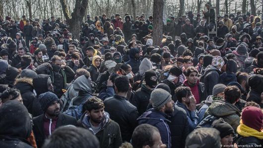 Тисячі мігрантів штурмують кордони ЄС через загострення у Сирії збройних дій між Туреччиною та РФ