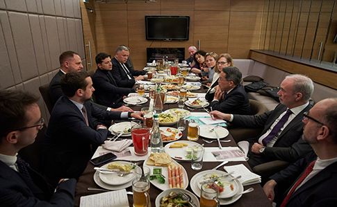 Зеленський повечеряв з послами G7 у Полтаві