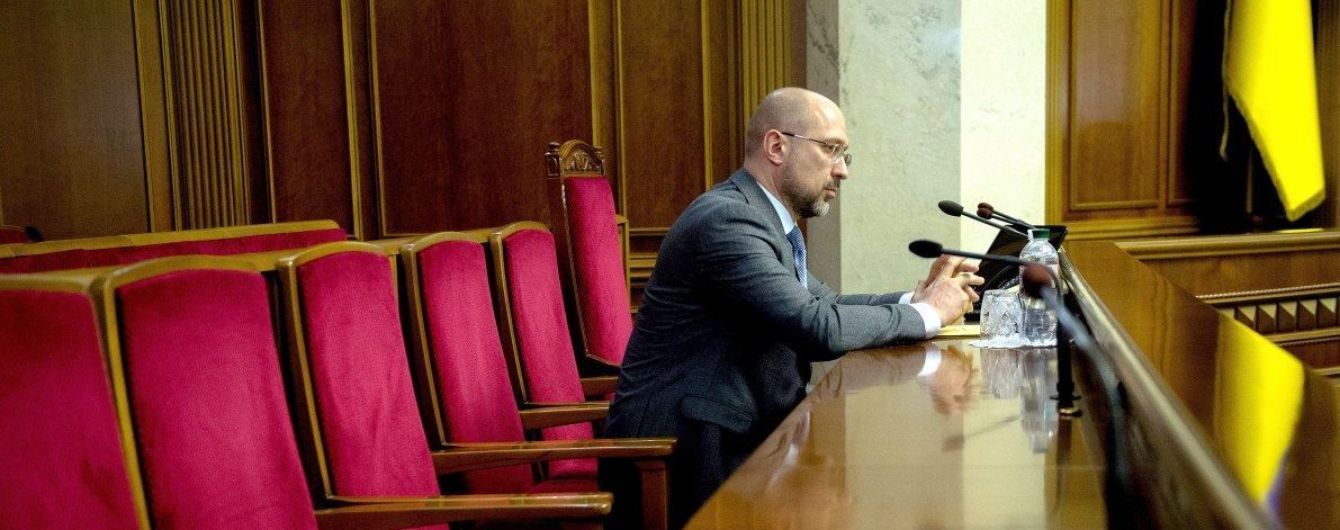 Шмигаль даватиме воду в Крим цистернами і бутлями