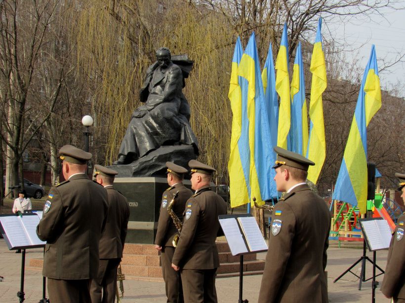 Річниця Шевченка: у Харкові і Маріуполі декламували вірші Кобзаря