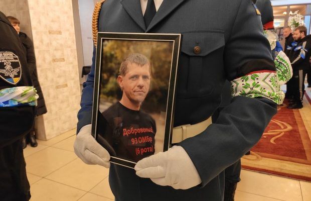 У Вінниці попрощались з кіборгом Дмитром Фірсовим