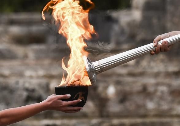 Через коронавірус церемонія запалювання олімпійського вогню у Греції відбудеться без глядачів