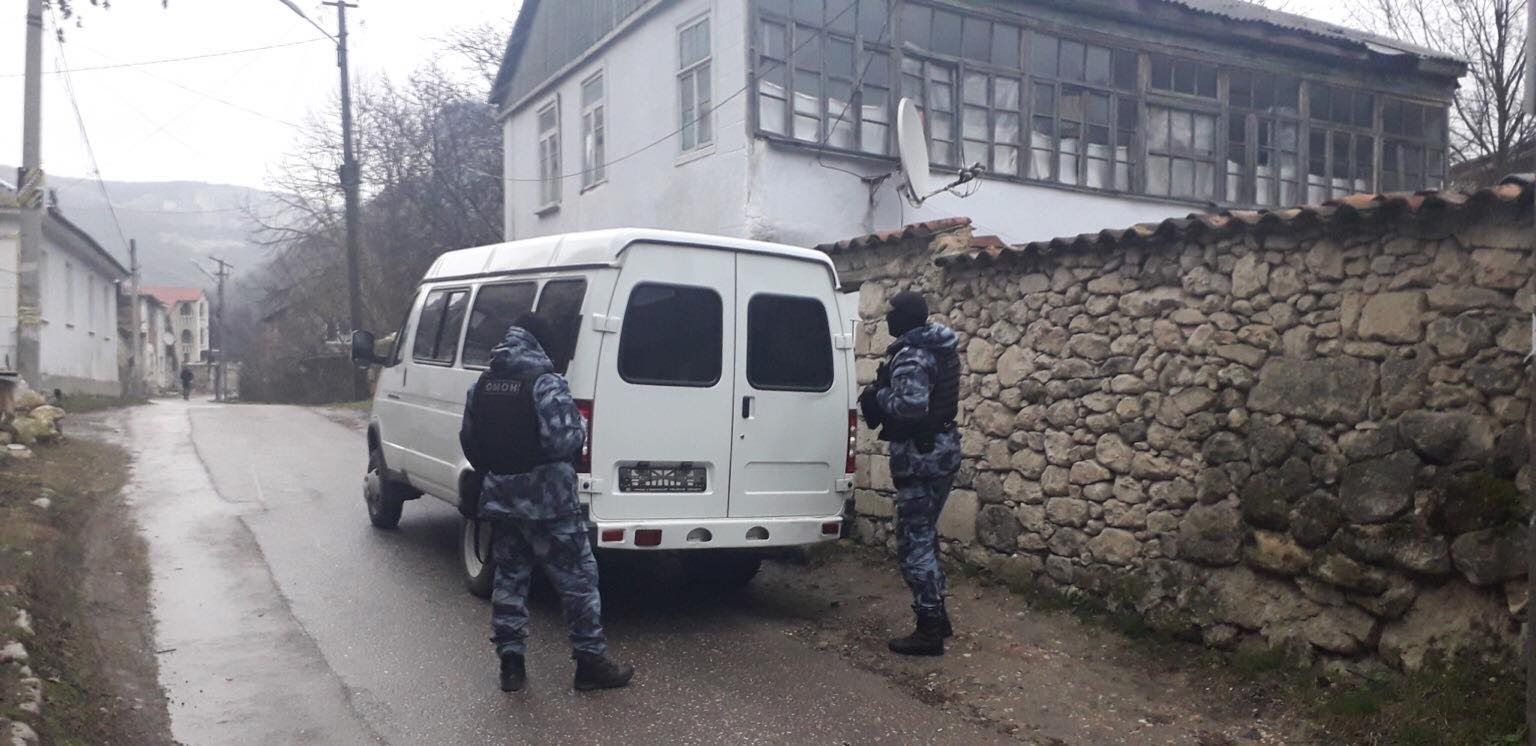 ФСБ проводить обшуки в Бахчисараї