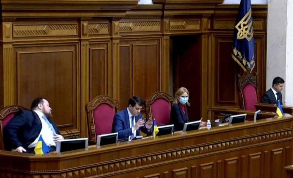 Верховний МАСКАрад: перед карантином Рада призначила нового генпрокурора і міністра економіки