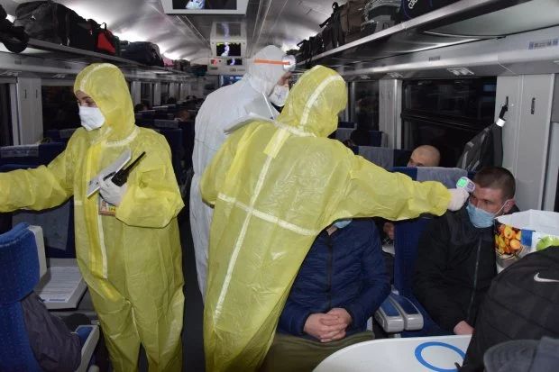 Евакуація українців: до Києва прибуло два спецпотяги з Польщі, фото, відео