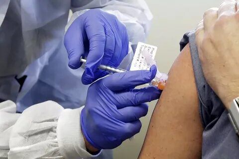 Понад 20 тисяч людей добровільно погодилися заразитись для розробки вакцини від коронавірусу