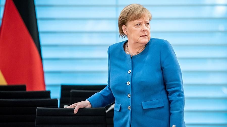Меркель пішла у самоізоляцію і здала тест на коронавірус
