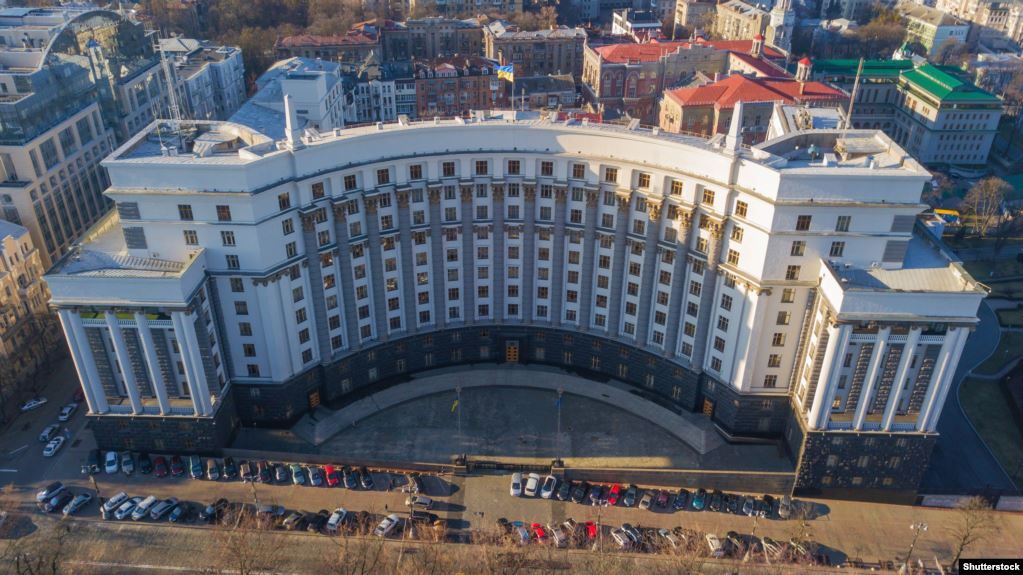 Уряд продовжив карантин та запровадив режим НС до 24 квітня