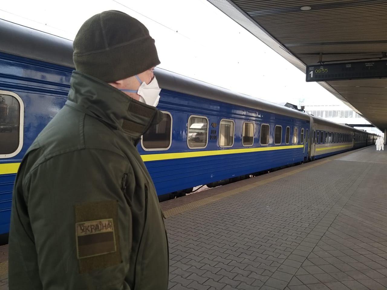 Про випадки госпіталізації чи виявлення високої температури ДПСУ не повідомляє.