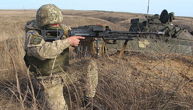 Окупанти 13 разів обстріляли українські позиції