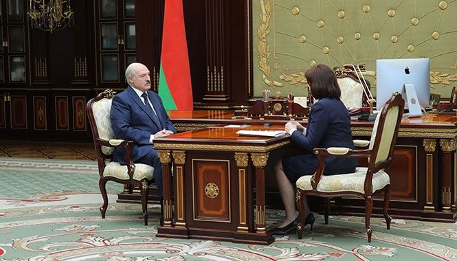 Лукашенко не закриє білорусів у тухлих квартирах на карантин