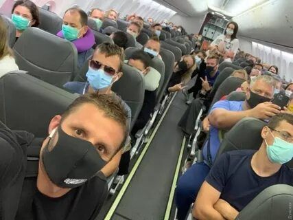 «І не потрібно прокльонів»: МВС більше не надаватиме чартери для повернення українців