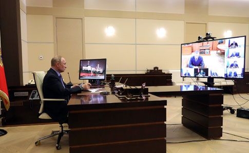 Путін працює дистанційно