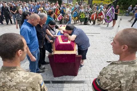 Кабмін виділить понад 26 млн гривень сім'ям загиблих в АТО