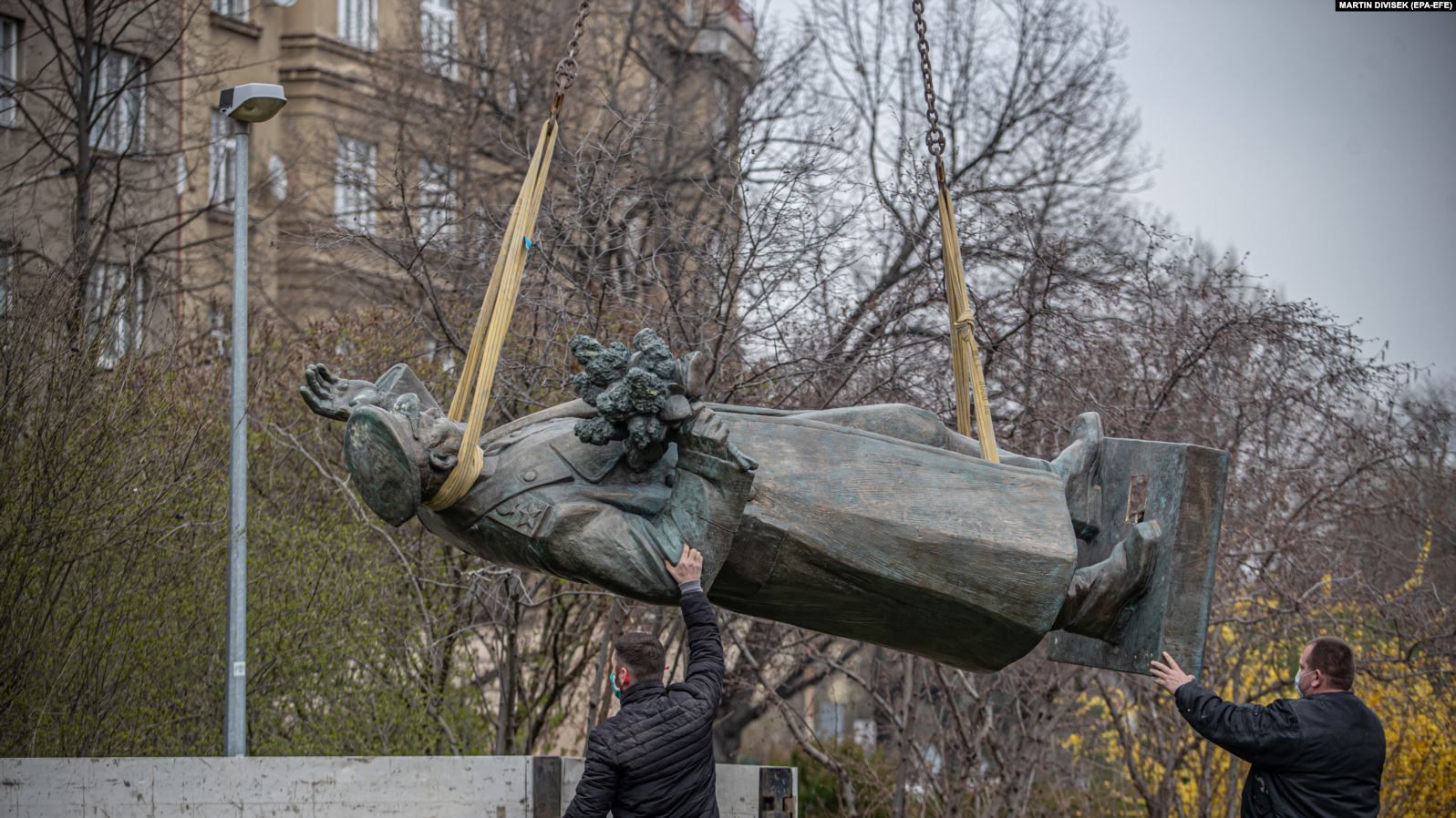 У Празі знесли пам’ятник маршалу Івану Конєву, фото
