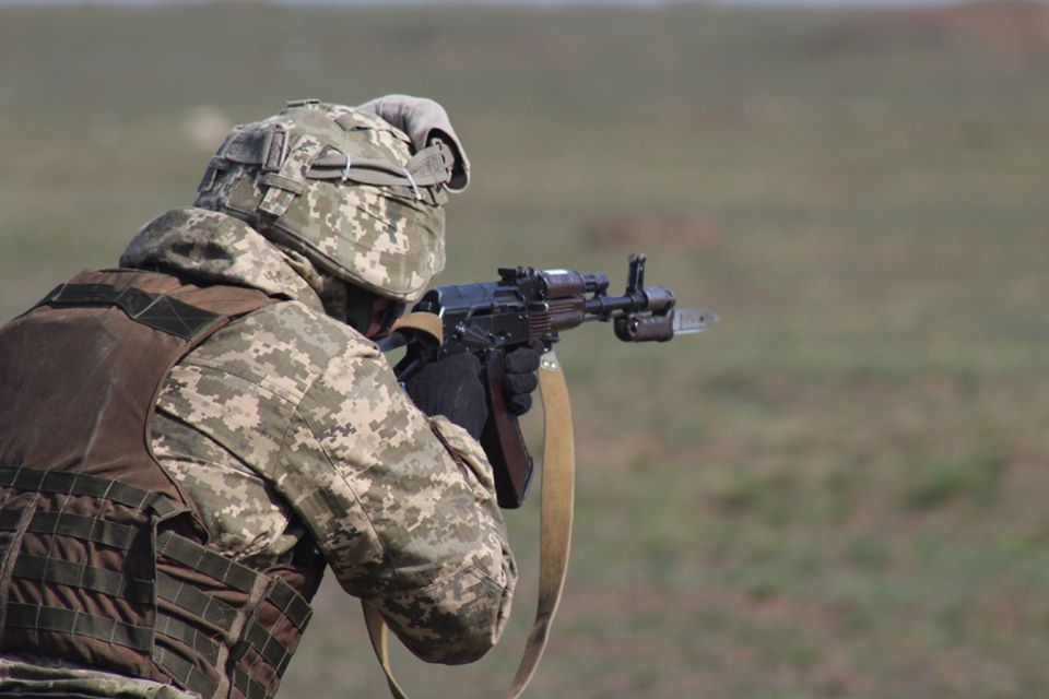 Під Гнутовим гатили з мінометів по позиціям ЗСУ