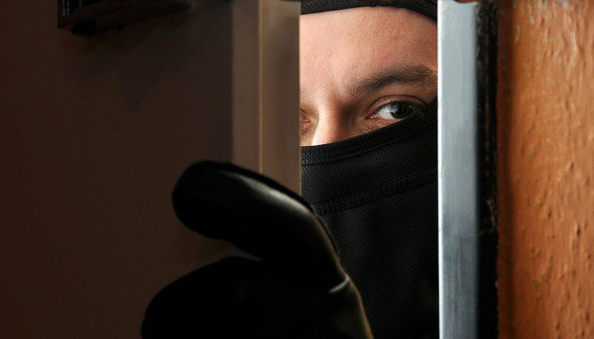 Антон Геращенко: Злочинці теж люди і бояться коронавірусу