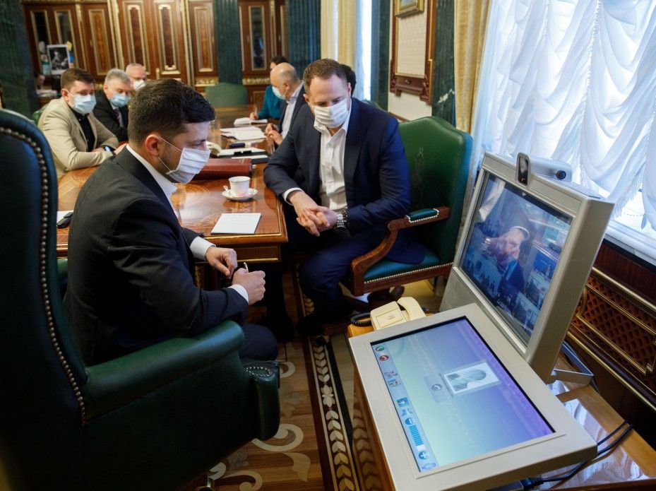 Підпал трави: Зеленський підписав закон про штрафи до 36 тисяч