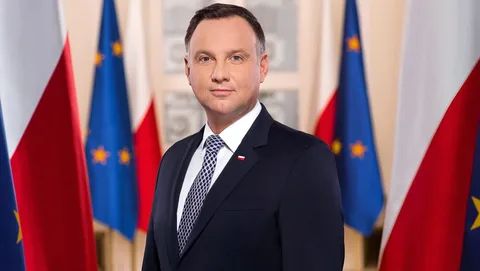 У Польщі можуть продовжити президентство Дуди через коронавірус