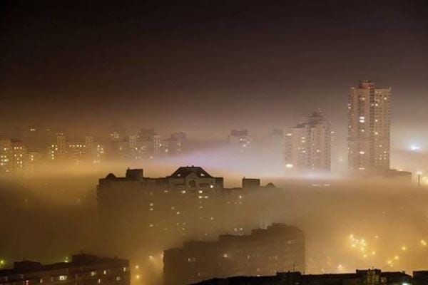Вітер поширив у Києві і передмісті продукти горіння у повітрі.
