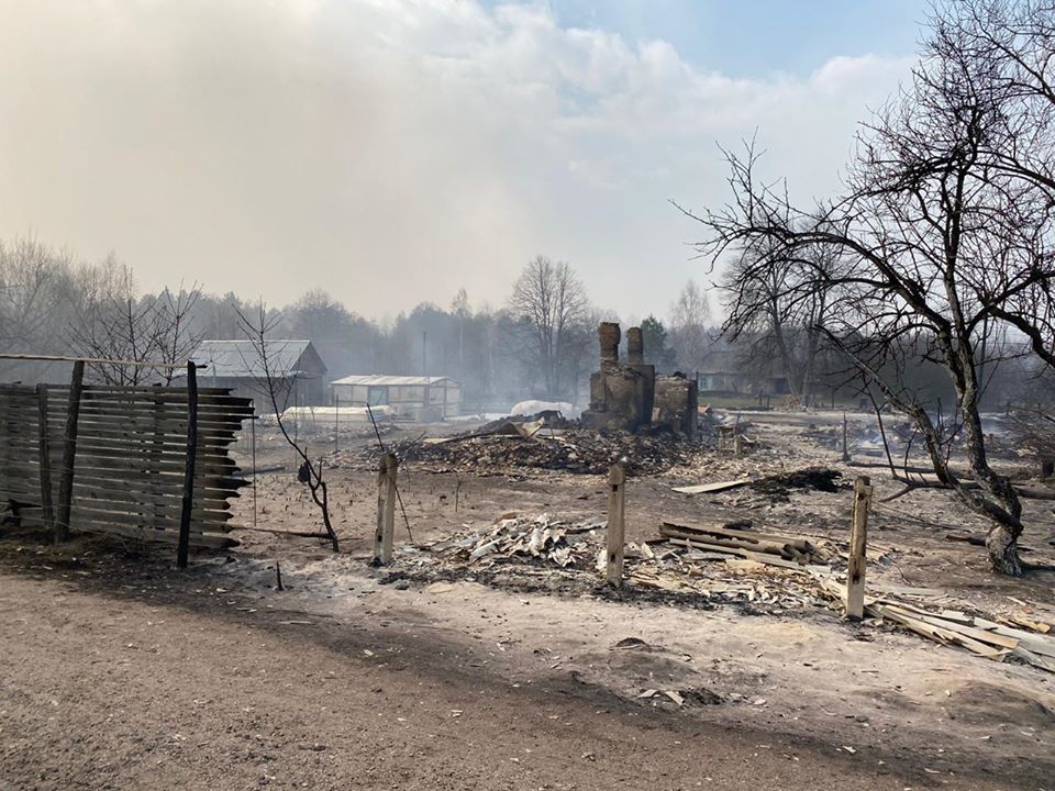 Пожежа під Овручем охопила шість лісгоспів і палить села, відео