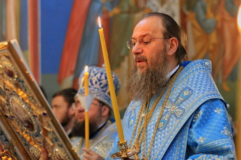 Митрополит РПЦ Антоній хоче роздавати киянам Благодатний вогонь