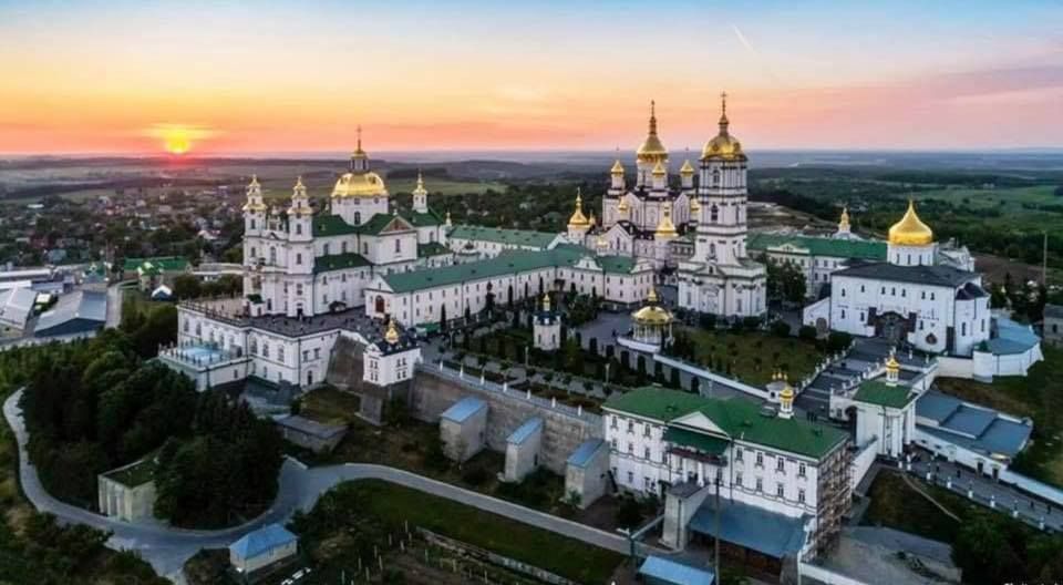 Почаївська лавра: поліція Тернопільщини порушила другу справу за Великдень