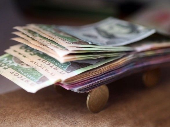 Бригади екстреної меддопомоги отримуватимуть підвищену до 300% зарплату