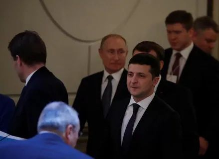 «Країну не здав»: Зеленський про першу зустріч із Путіним у Парижі