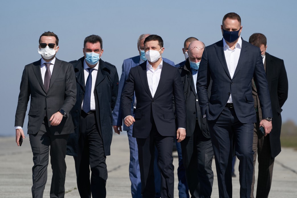 Зеленський кілька разів був готовий подати у відставку — джерела «України молодої»