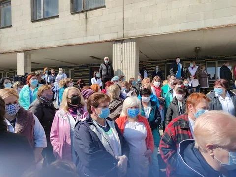 Лікарі психлікарні Києва мітингують проти звільнення