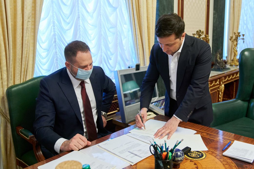 Зеленський узаконив земельну реформу і вважає це історичним моментом