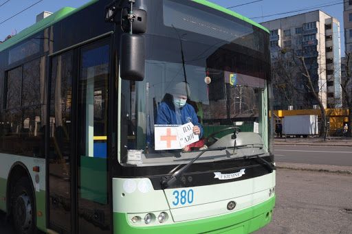 У Черкасах помʼякшили карантин: ходитиме транспорт й працюватиме торгівля