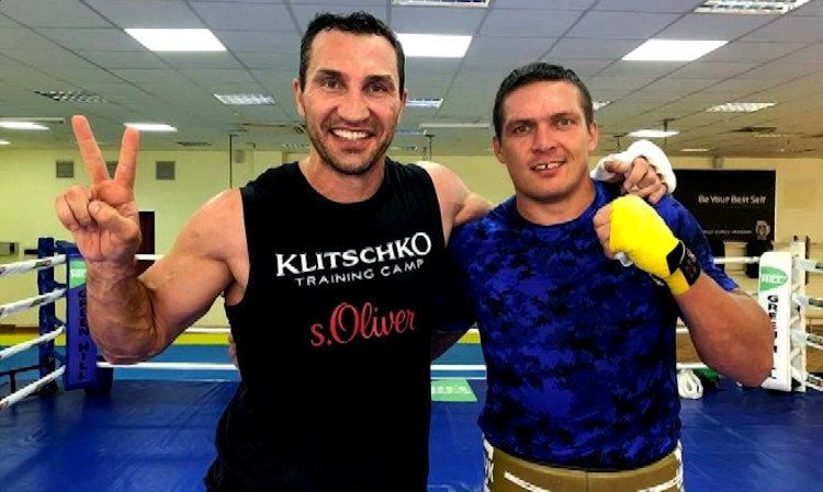 Усик спарингує з Кличком перед боєм з Чісорою