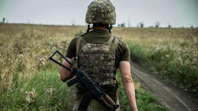 Доба в ООС: постраждали двоє українських військових, є поранені серед бойовиків