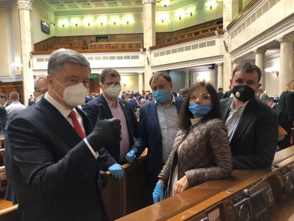 Порошенко закликав Раду ухвалити закон про страхування медиків